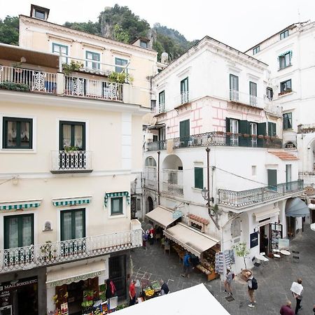 Amalfitano Apartments Bagian luar foto