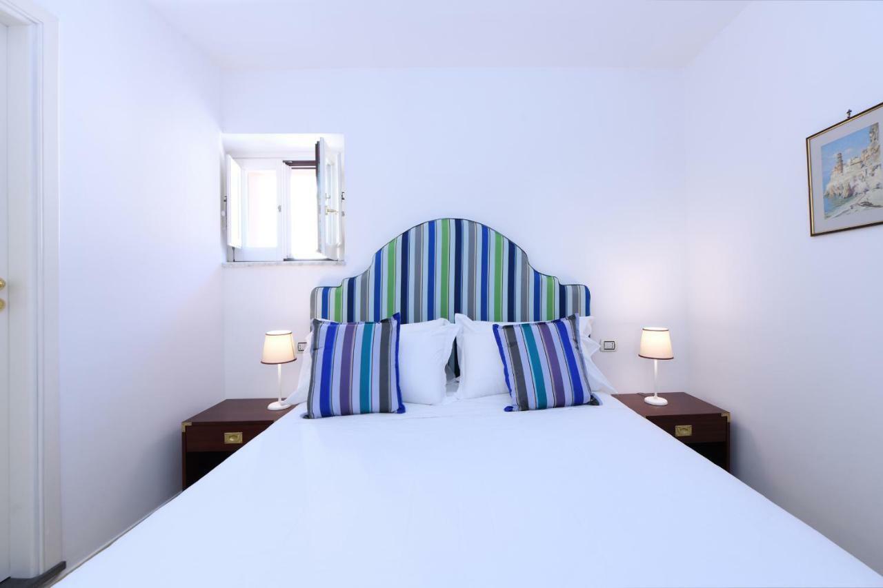 Amalfitano Apartments Bagian luar foto